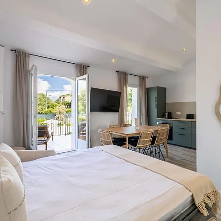 Splendid Flat Centre With Parking And Swimming Pool - 2br6p Apartman