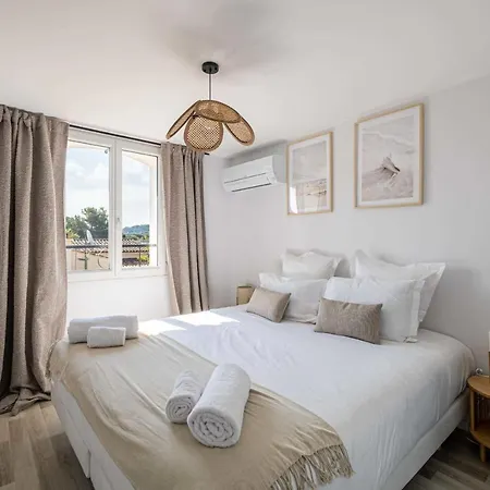 Splendid Flat Centre With Parking And Swimming Pool - 2br6p *